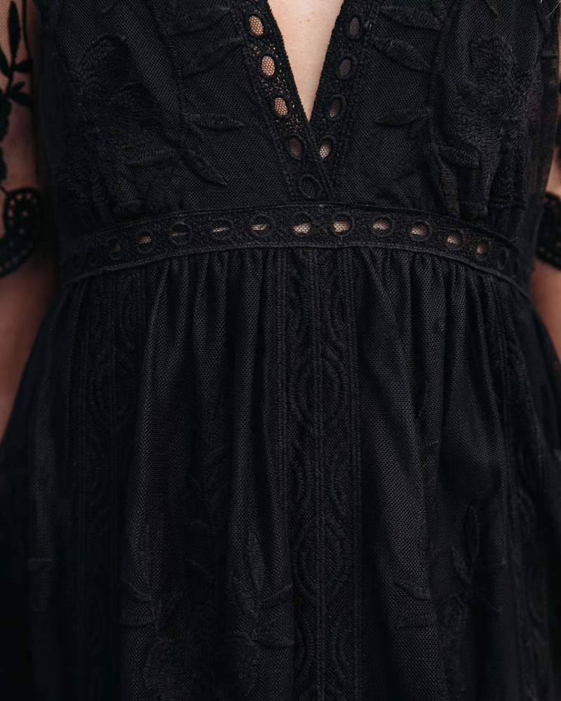 Janis Black Lace Silhouette Dress